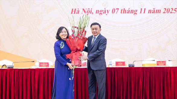 Đồng chí Bùi Thị Minh Hoài làm Chủ tịch Ủy ban Trung ương MTTQ Việt Nam